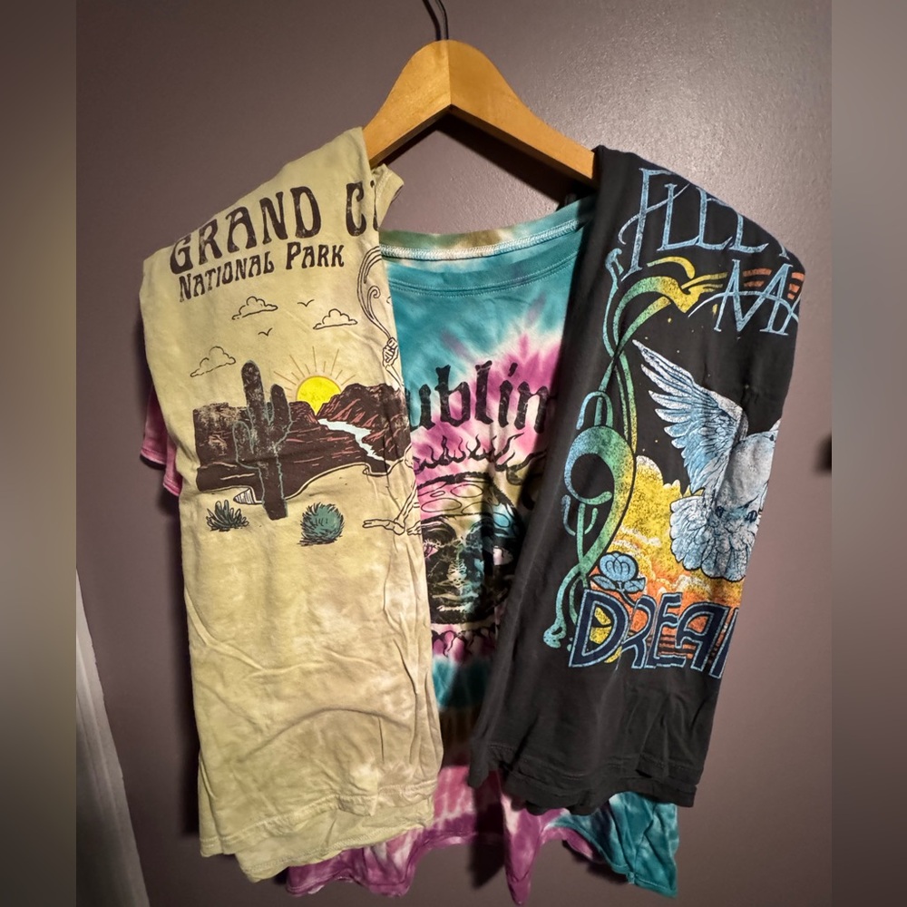 #Torrid Graphic Tee Bundle Size 0/1